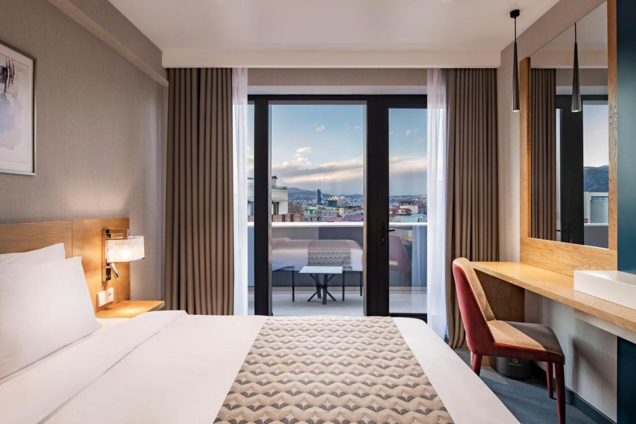 Clocks Hotel Tbilisi Esterno foto