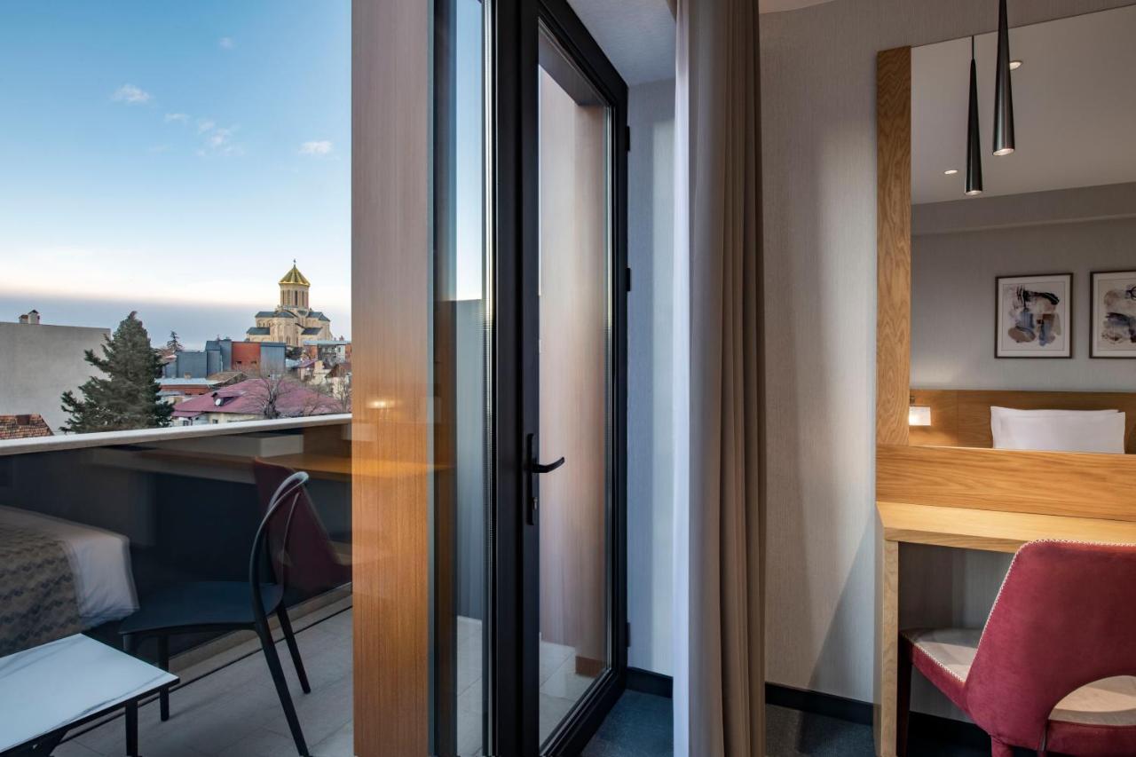 Clocks Hotel Tbilisi Esterno foto